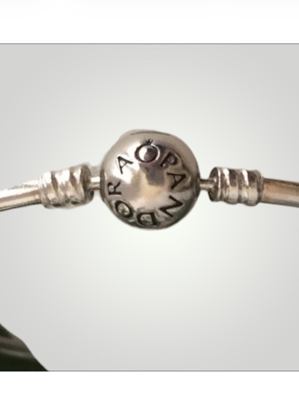 Pandora Moments Vintage
Charm Bangle (Size: 7.5)